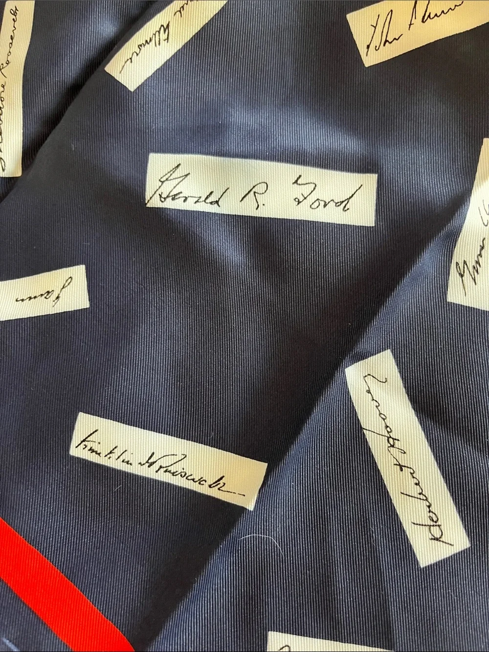 Vintage Bicentennial Presidential Signatures Scarf 20” sq.